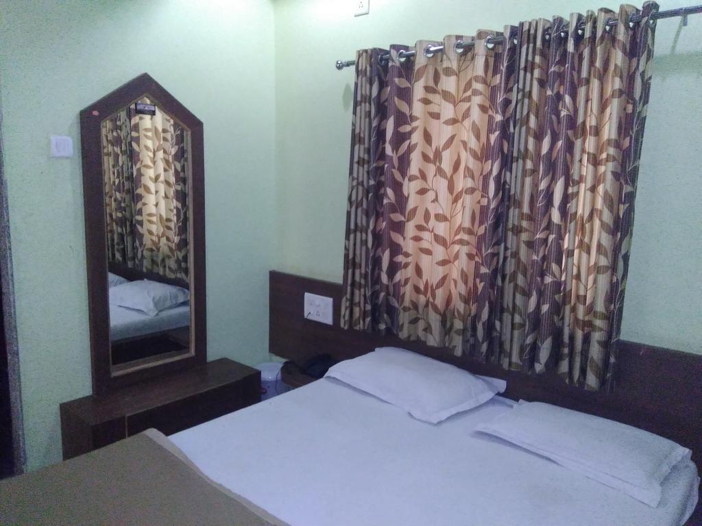 Sri Sai Sannidhi Otel Shirdi Dış mekan fotoğraf